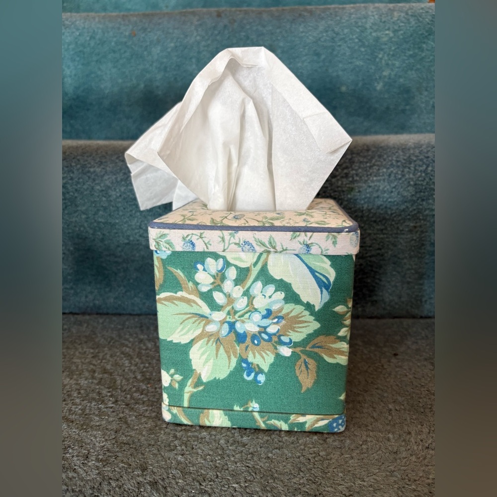 Laura Ashley Tissue Box BRAMBLE NEW Never used Green Blue Cottagecore Boutique